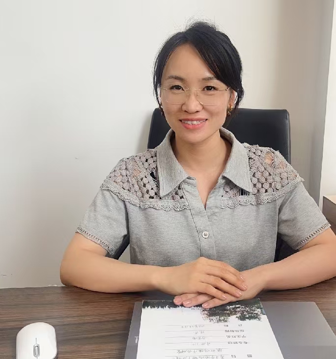 李颖  304永利集团资产评估专业教师